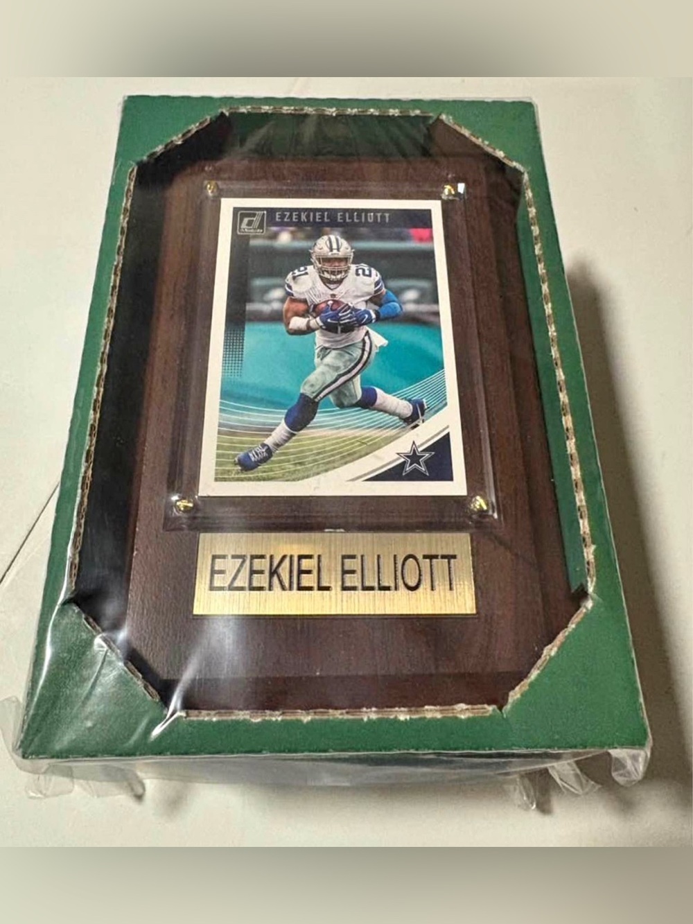 Dallas Cowboys NFL Ezekiel Elliot Wood Framed Card - New with Tags